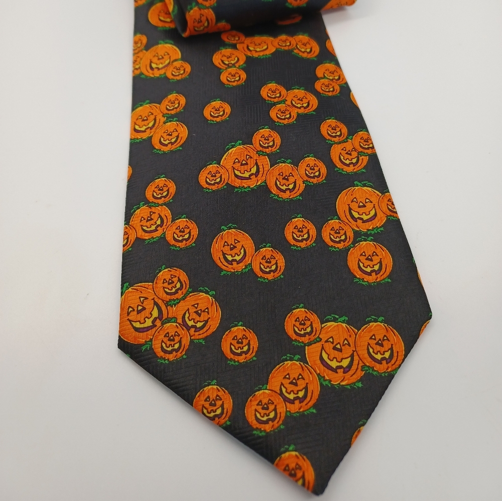 Fun Halloween Jack-o-lantern Neck Tie